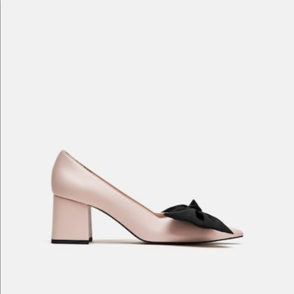 Zara pale pink court shoes, black bow, thick heel